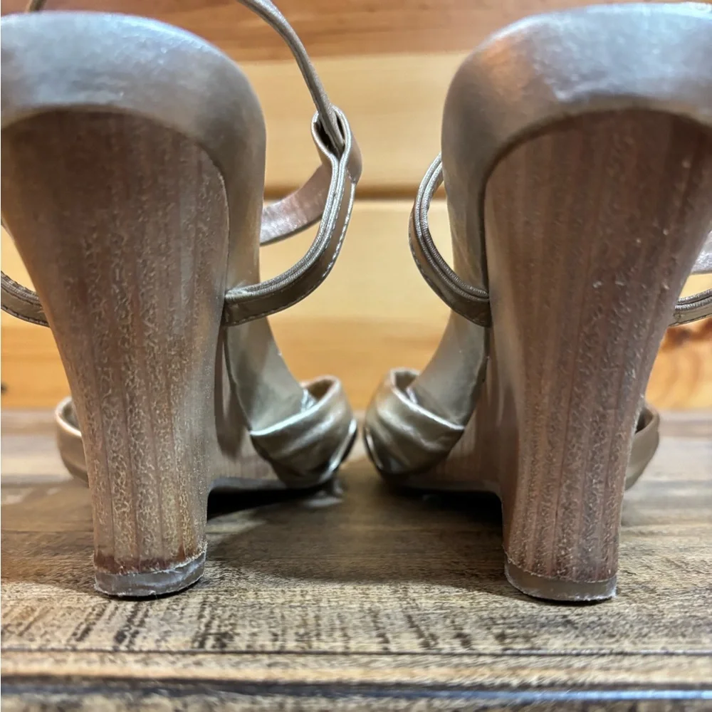 Kenneth Cole Reaction Metallic Sandals
